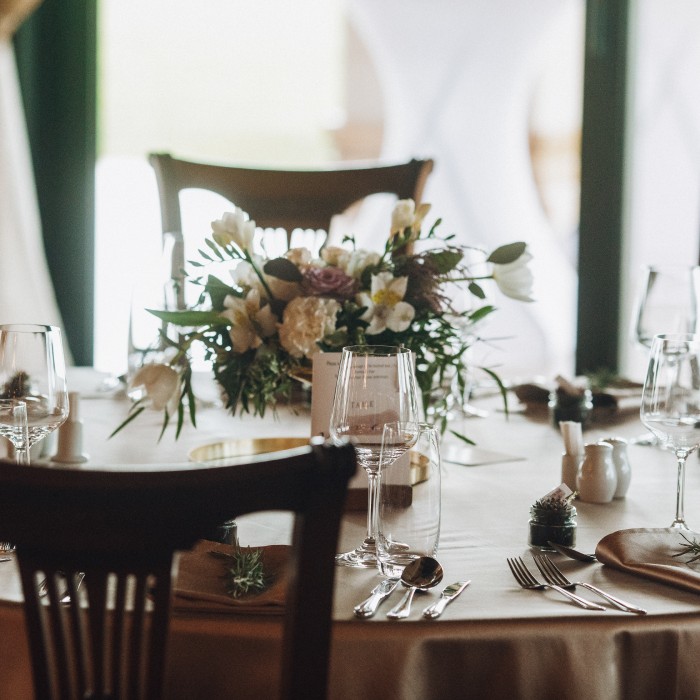 pine-leaves-and-bouquet-on-the-classy-decorated-table-1 pine-leaves-and-bouquet-on-the-classy-decorated-table-1